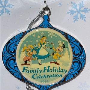 2011 Disney's Collectible Holiday Ornament